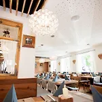 阿德勒酒店 3*